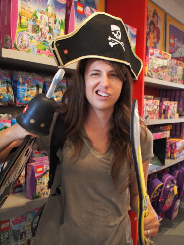 Laura the pirate